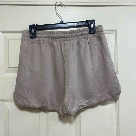 Revamped Beige Summer Shorts L - Picture 2 of 4